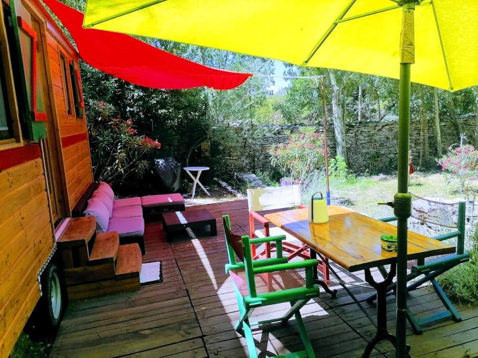 Nimes En Garrigues Acomodação com café da manhã Exterior foto